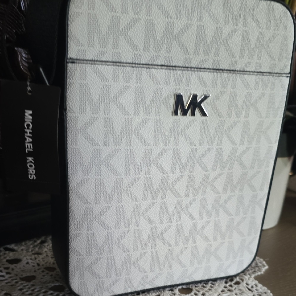 Michael Kors Men’s White and Gray MK Logo Messenger Bag - Picture 3 of 14